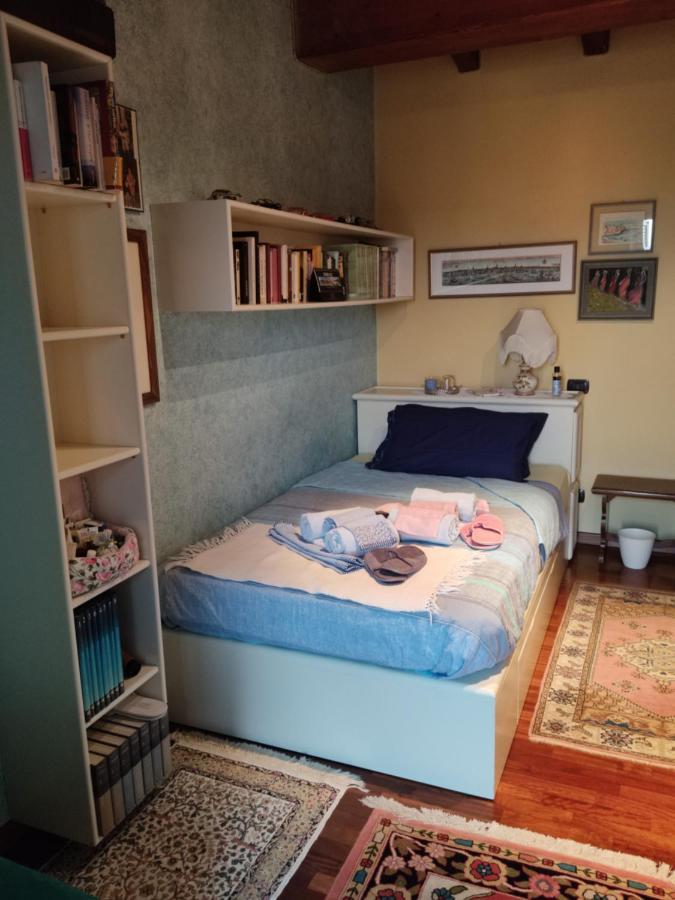 Lovely Casa Paola Villlafranca Centro Zimmer Rooms Villafranca di Verona Bagian luar foto